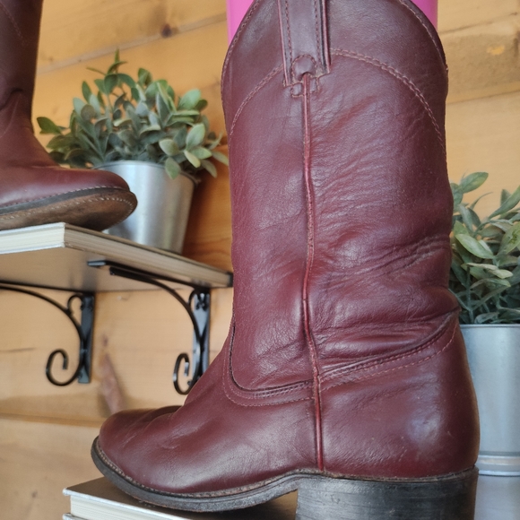 Wrangler 💜 Vintage Women's Cowboy Western Boots Dark Red Leather USA Work 7 M - Picture 2 of 10